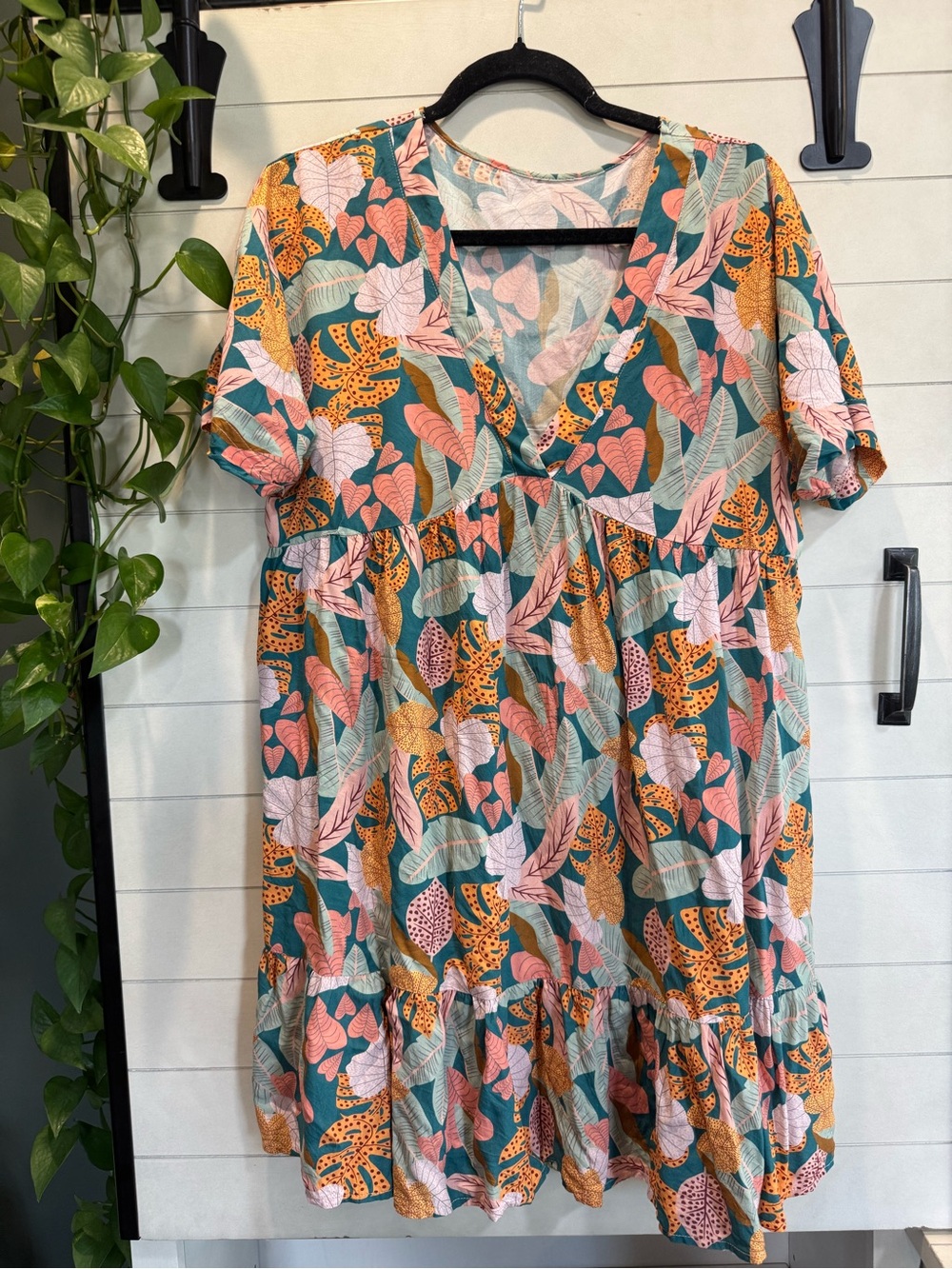 Cupshe Teal Tiered V-Neck Dress with Pink and Mustard Leaf Print